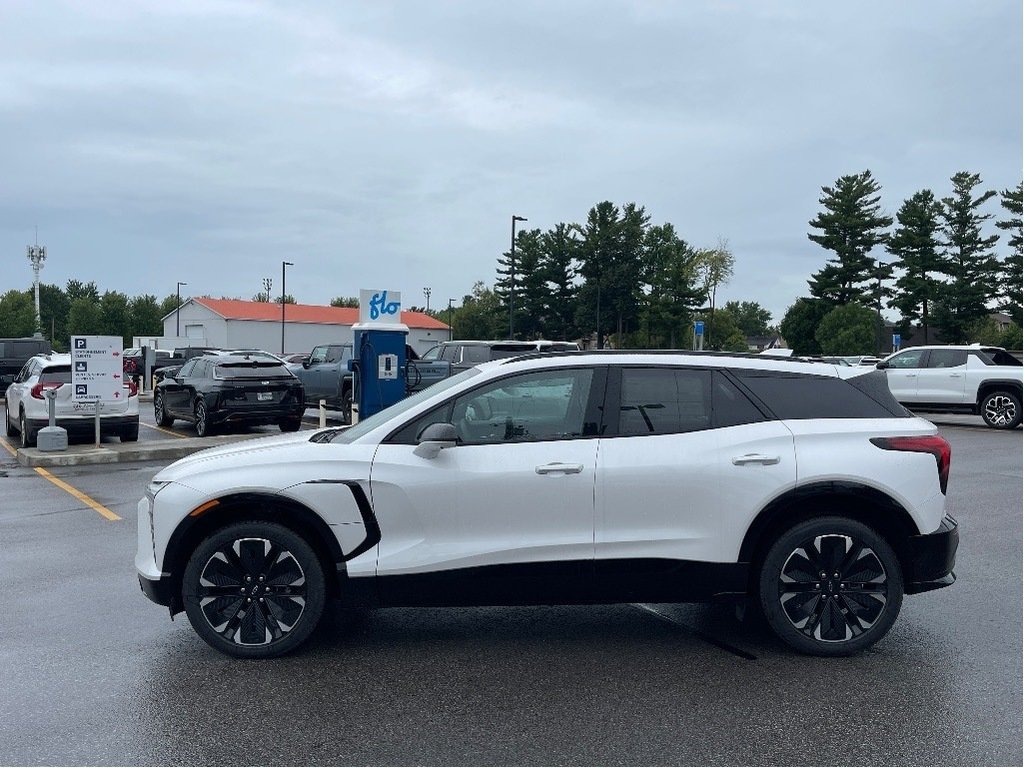 2024 Chevrolet Blazer EV in Joliette, Quebec - 3 - w1024h768px