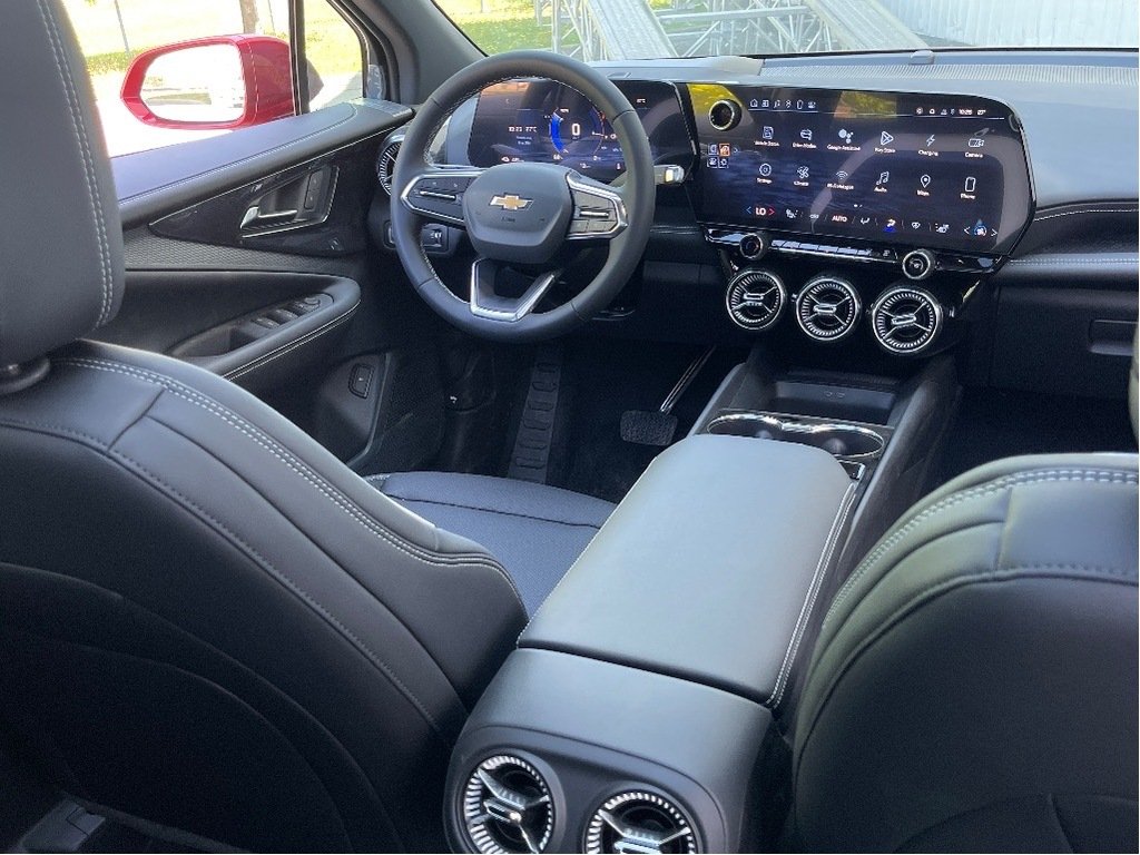 2025 Chevrolet Blazer EV in Joliette, Quebec - 12 - w1024h768px