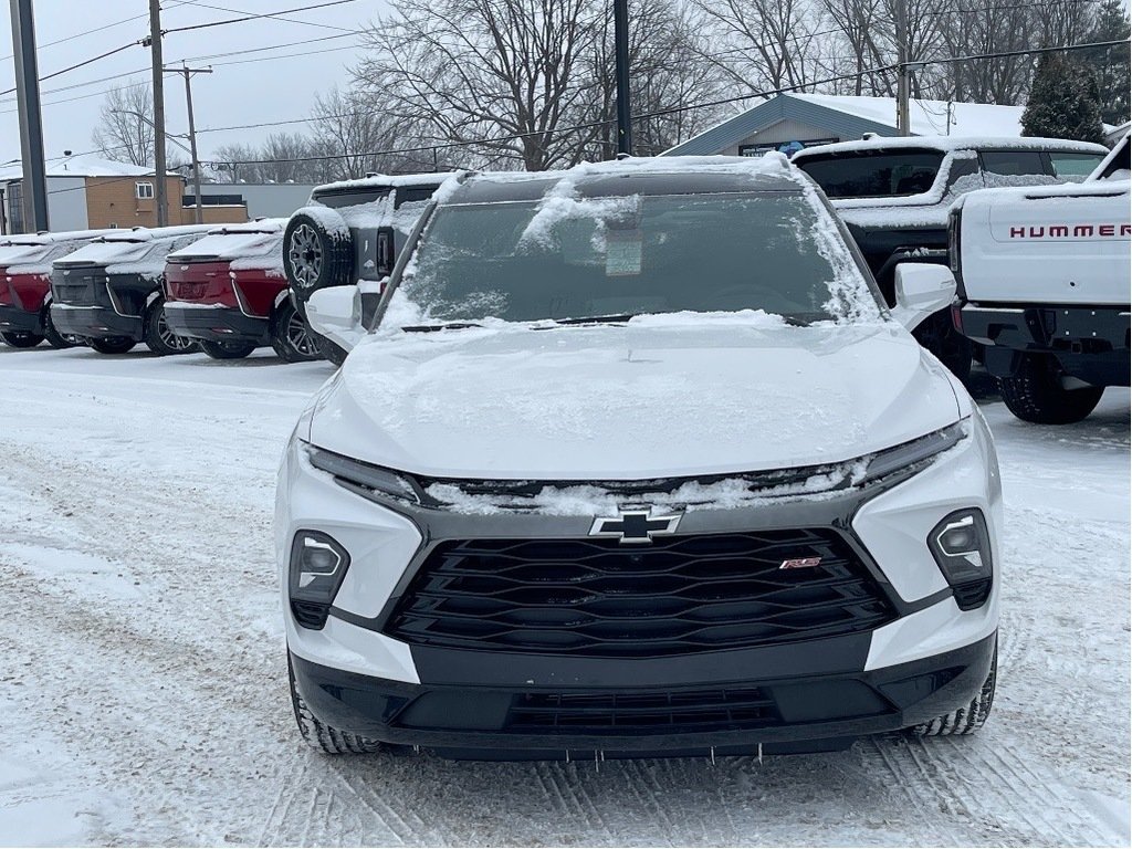 Chevrolet Blazer  2025 à Joliette, Québec - 2 - w1024h768px