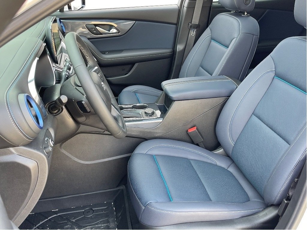 2025 Chevrolet Blazer in Joliette, Quebec - 9 - w1024h768px