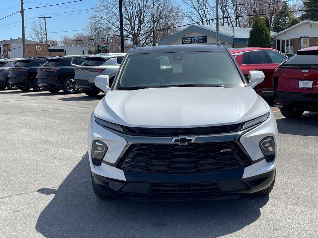 2025 Chevrolet Blazer in Joliette, Quebec - 2 - w1024h768px