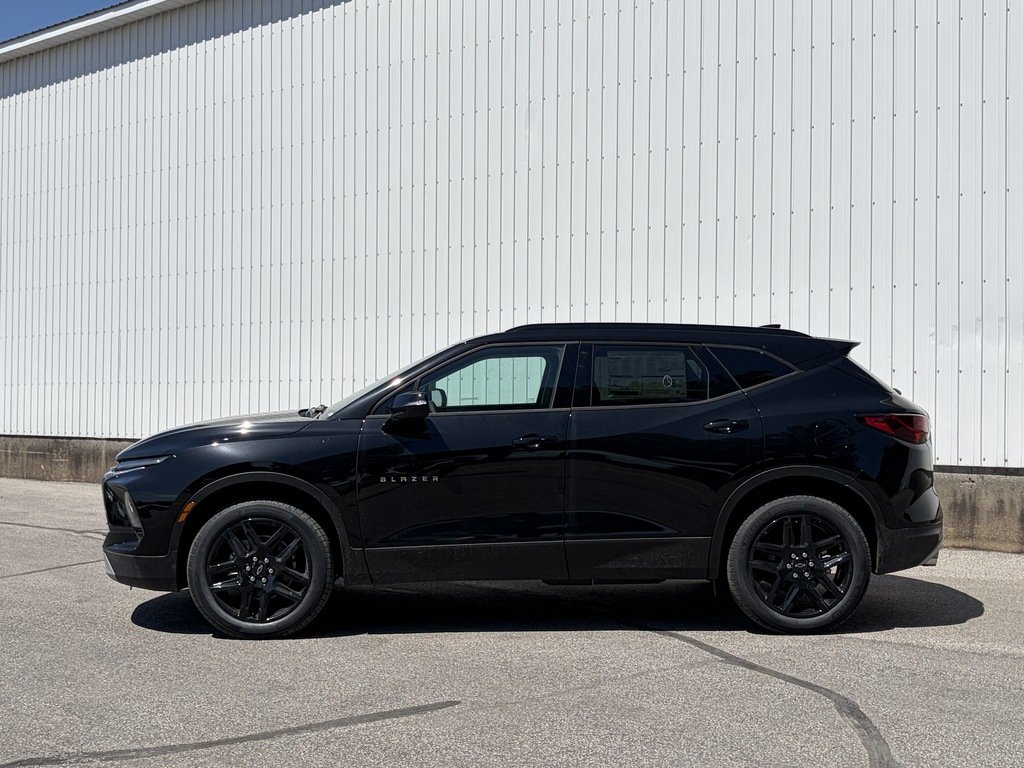 2026 Chevrolet Blazer in Joliette, Quebec - 3 - w1024h768px