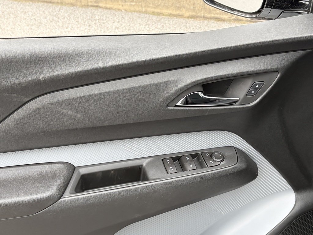 Chevrolet Bolt  2027 à Joliette, Québec - 11 - w1024h768px