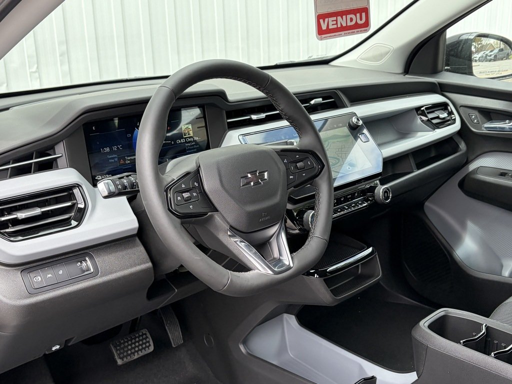 2027 Chevrolet Bolt in Joliette, Quebec - 7 - w1024h768px