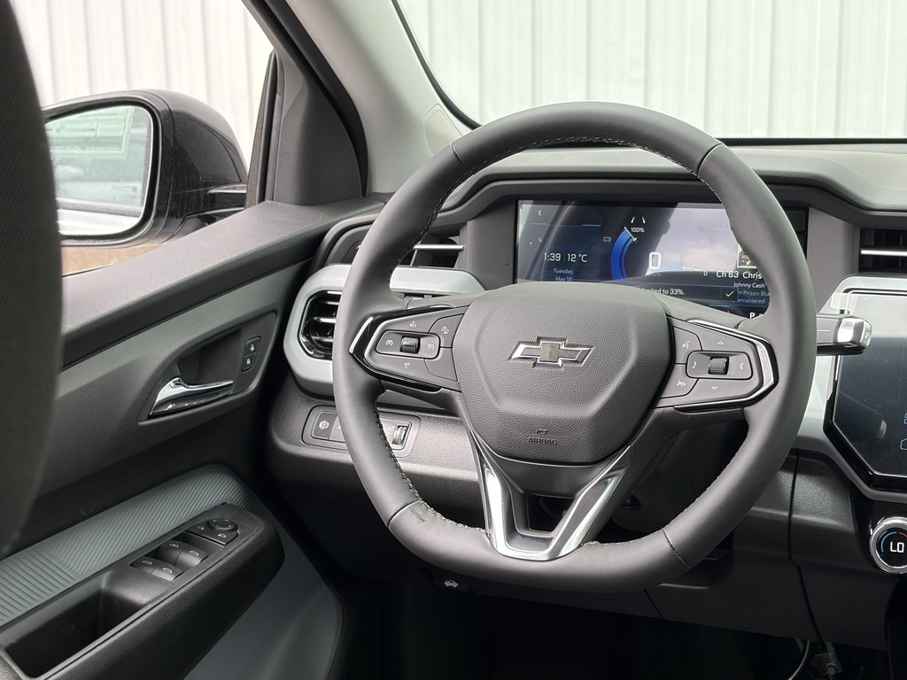 2027 Chevrolet Bolt in Joliette, Quebec - 12 - w1024h768px