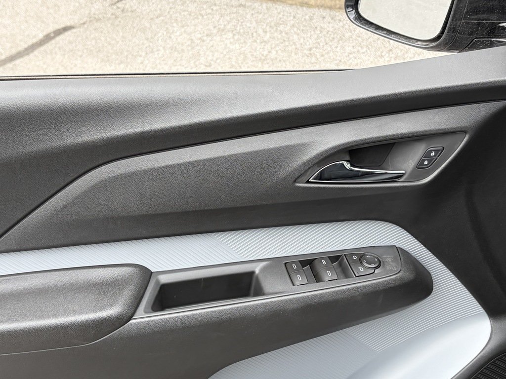 Chevrolet Bolt  2027 à Joliette, Québec - 11 - w1024h768px