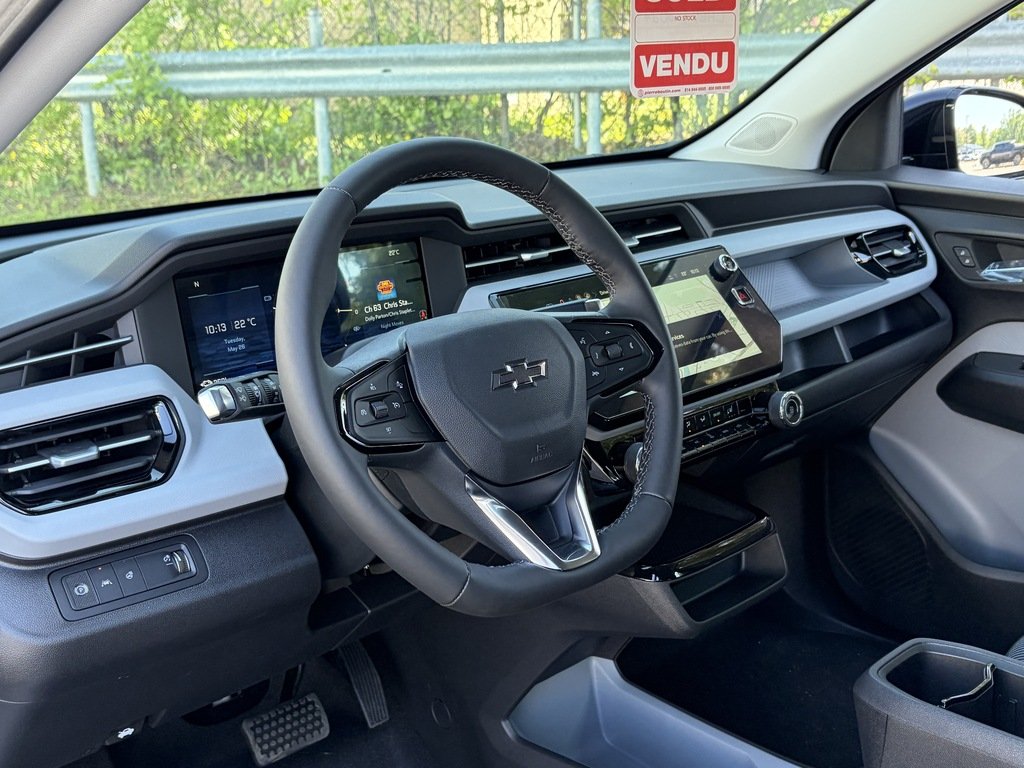 2027 Chevrolet Bolt in Joliette, Quebec - 7 - w1024h768px