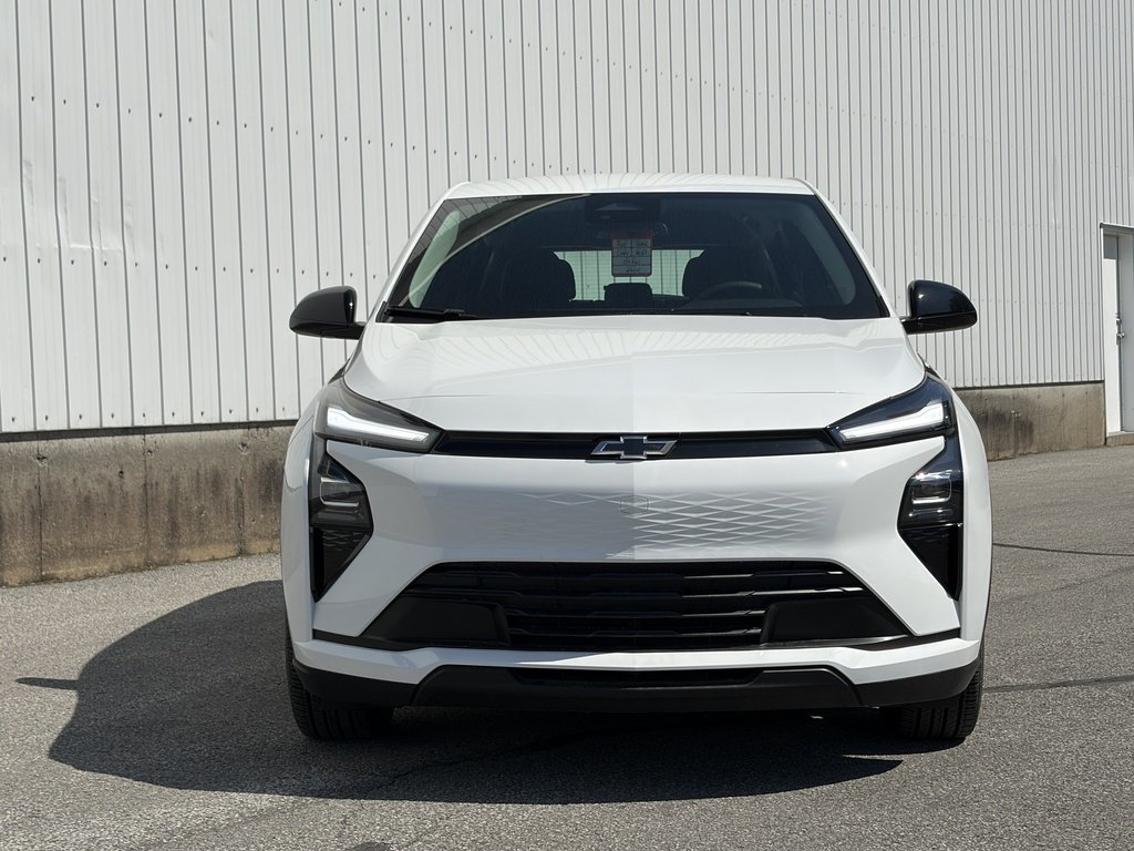 2027 Chevrolet Bolt in Joliette, Quebec - 2 - w1024h768px