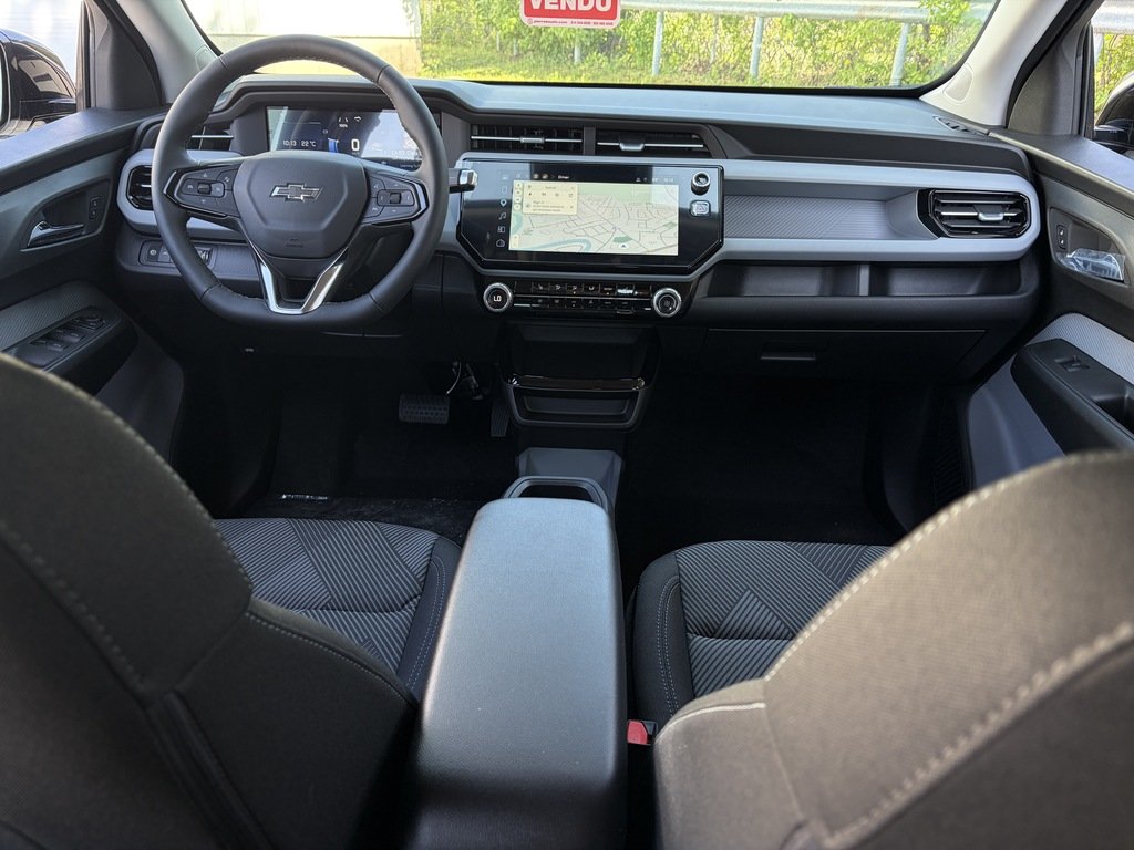 2027 Chevrolet Bolt in Joliette, Quebec - 10 - w1024h768px