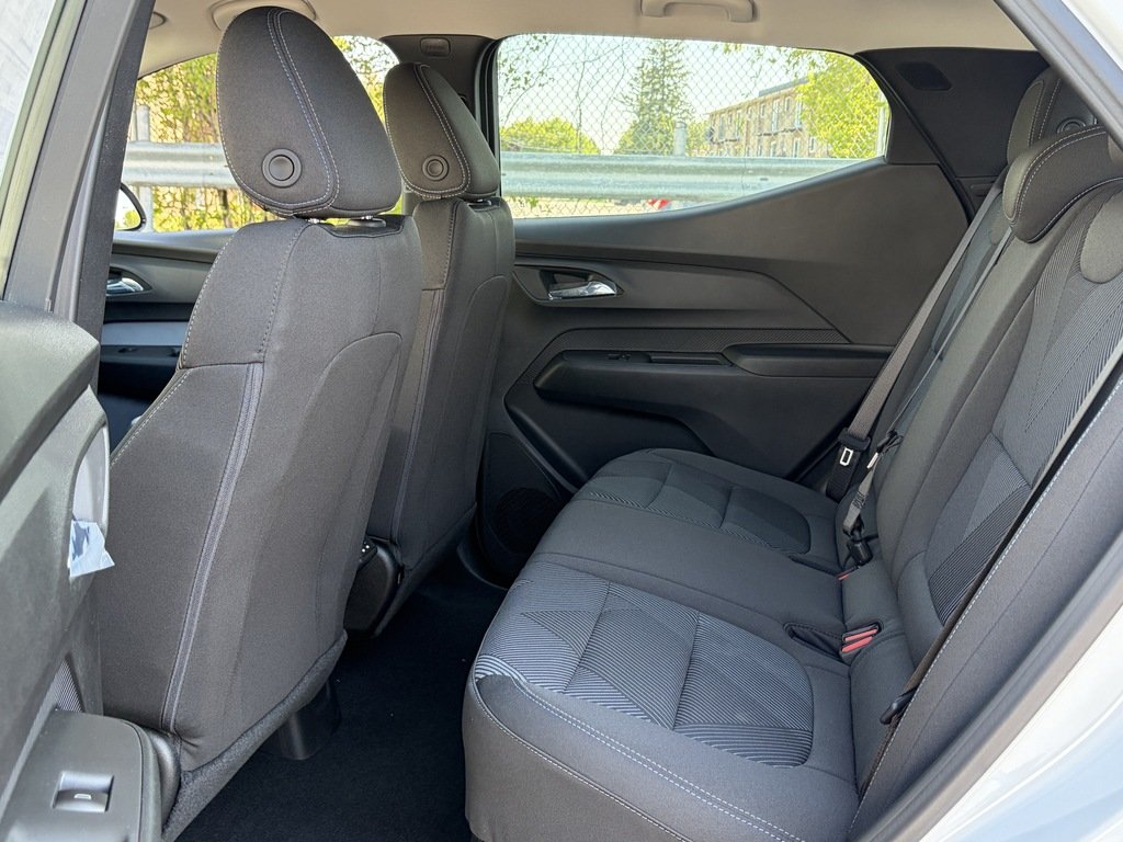 2027 Chevrolet Bolt in Joliette, Quebec - 9 - w1024h768px