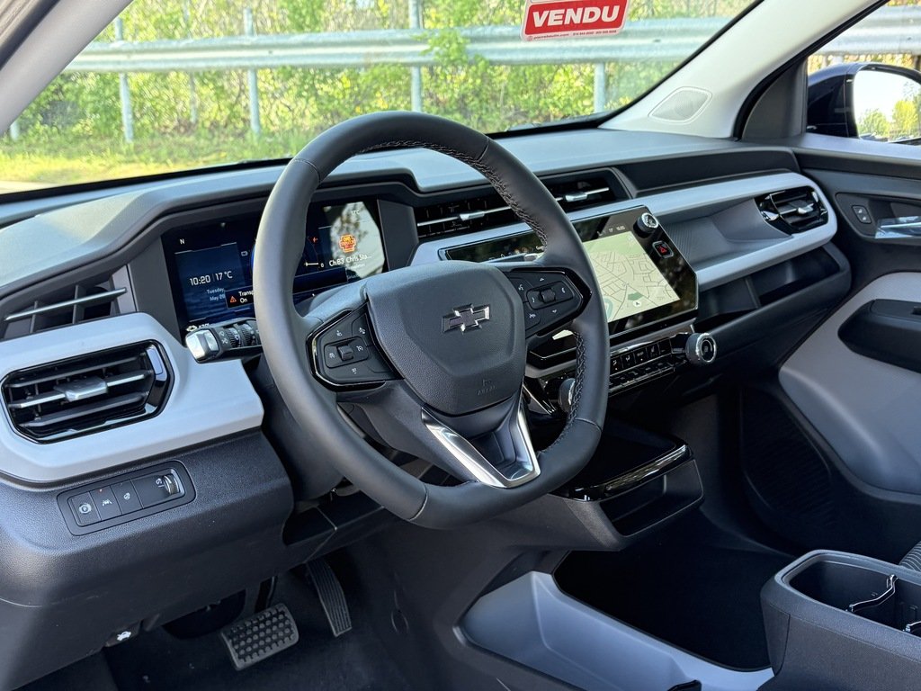 2027 Chevrolet Bolt in Joliette, Quebec - 7 - w1024h768px