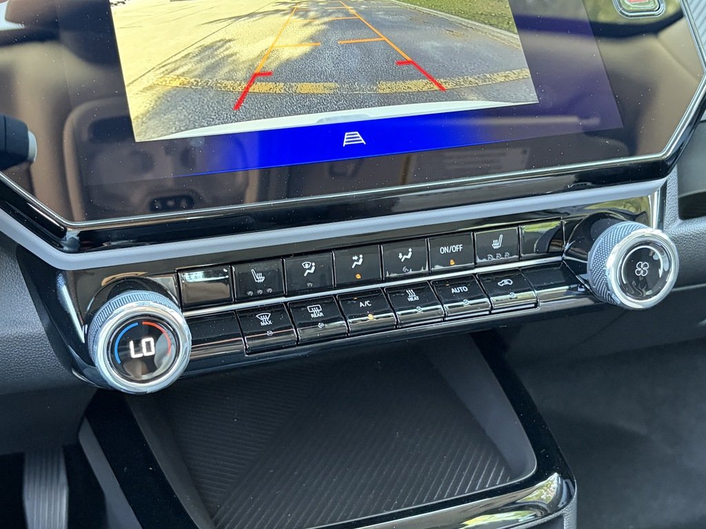 2027 Chevrolet Bolt in Joliette, Quebec - 16 - w1024h768px
