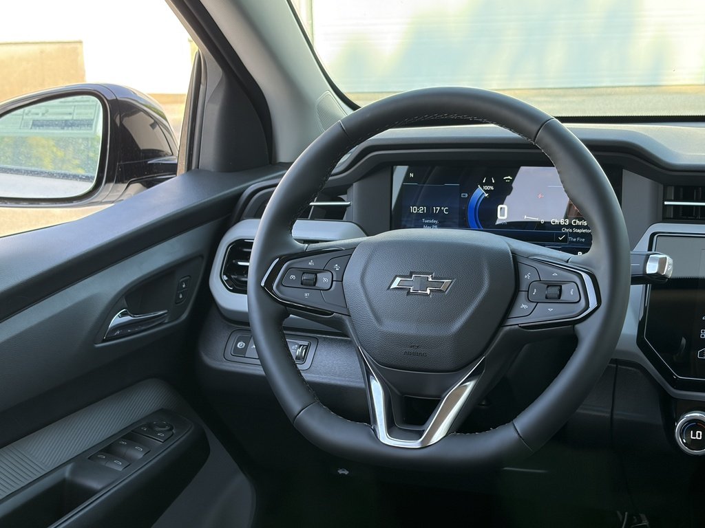 2027 Chevrolet Bolt in Joliette, Quebec - 12 - w1024h768px