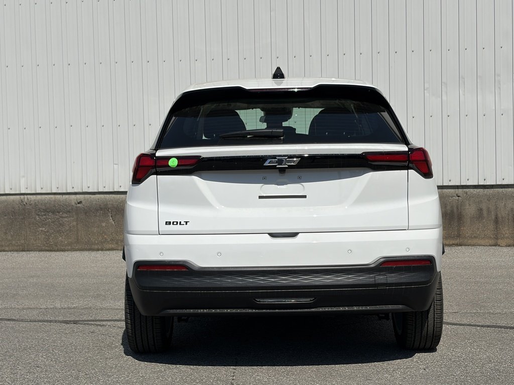 2027 Chevrolet Bolt in Joliette, Quebec - 5 - w1024h768px