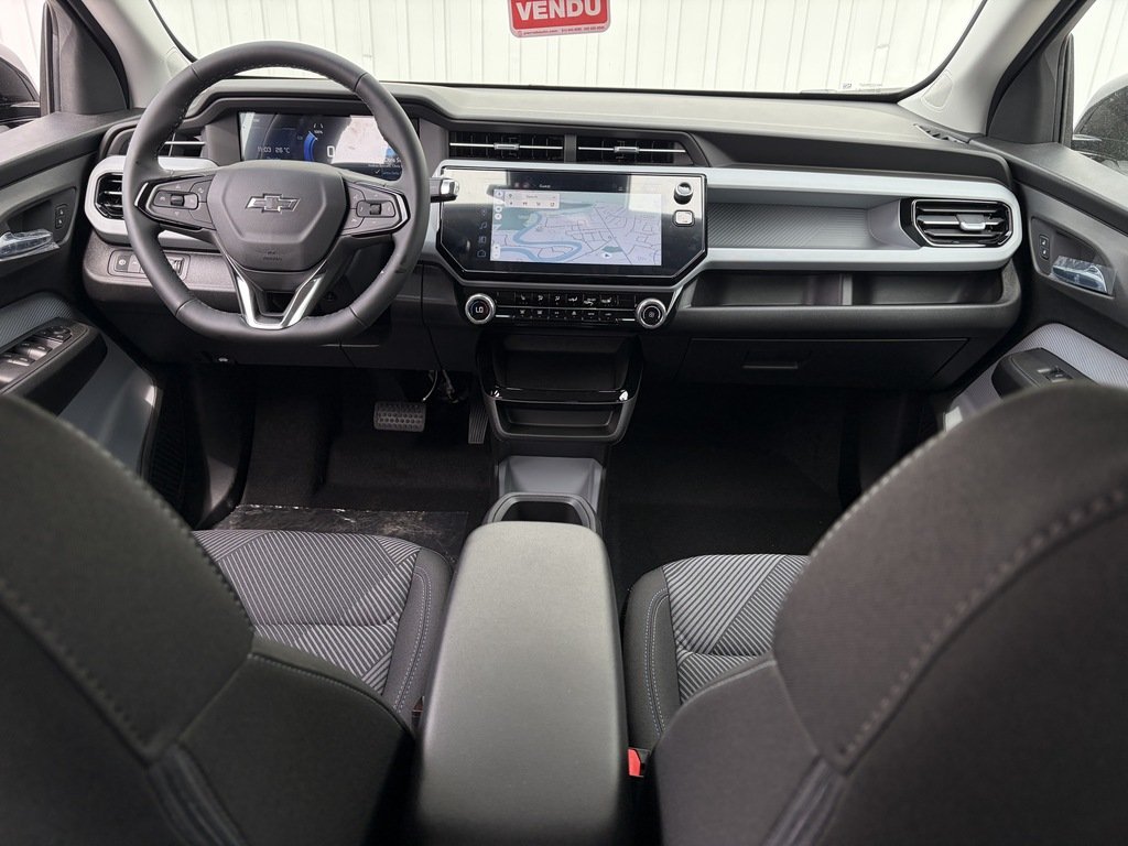 2027 Chevrolet Bolt in Joliette, Quebec - 10 - w1024h768px