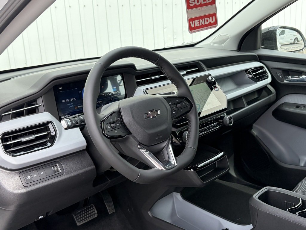 2027 Chevrolet Bolt in Joliette, Quebec - 7 - w1024h768px