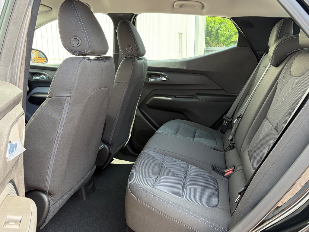 2027 Chevrolet Bolt in Joliette, Quebec - 9 - w1024h768px