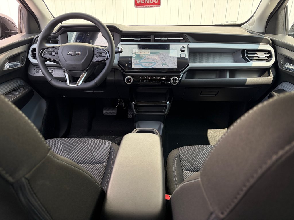 2027 Chevrolet Bolt in Joliette, Quebec - 10 - w1024h768px