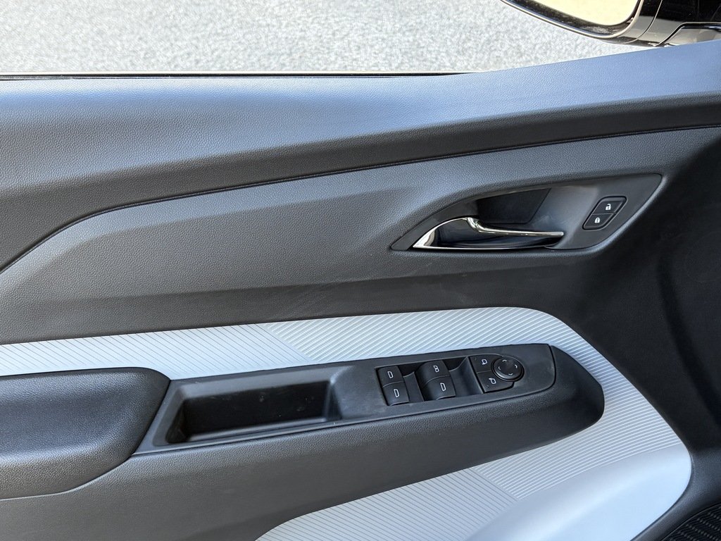 Chevrolet Bolt  2027 à Joliette, Québec - 11 - w1024h768px