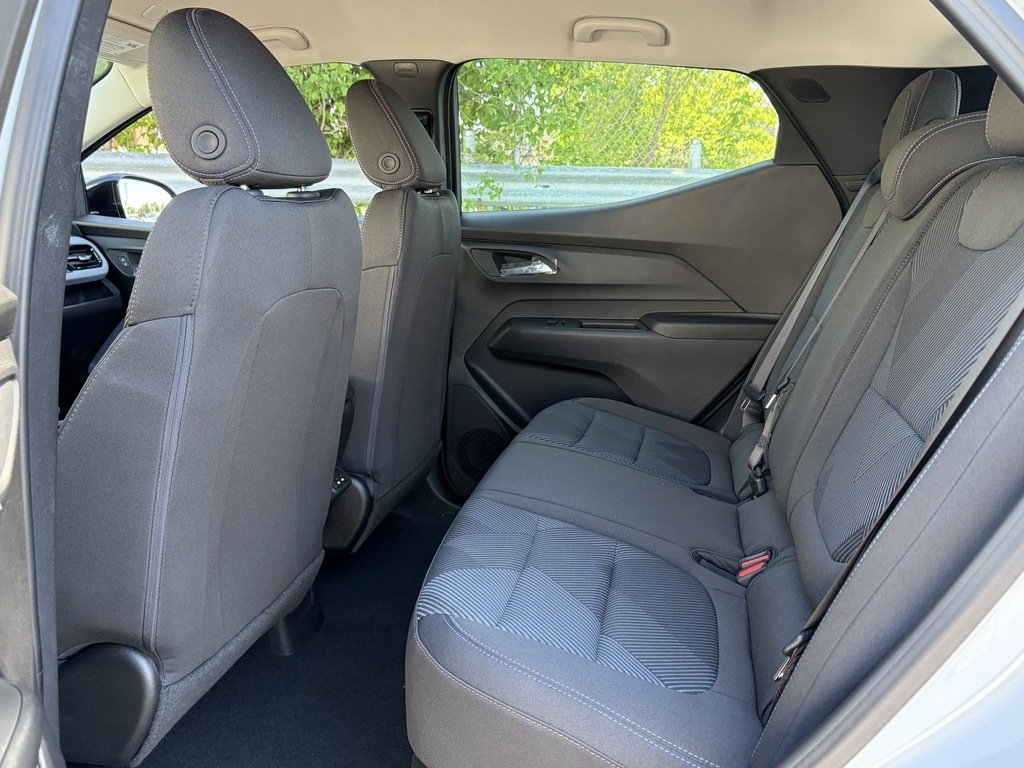 2027 Chevrolet Bolt in Joliette, Quebec - 9 - w1024h768px