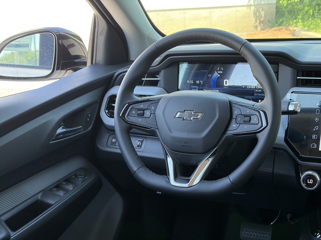 2027 Chevrolet Bolt in Joliette, Quebec - 12 - w1024h768px