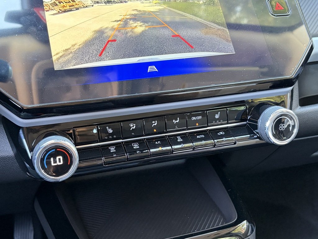 2027 Chevrolet Bolt in Joliette, Quebec - 16 - w1024h768px