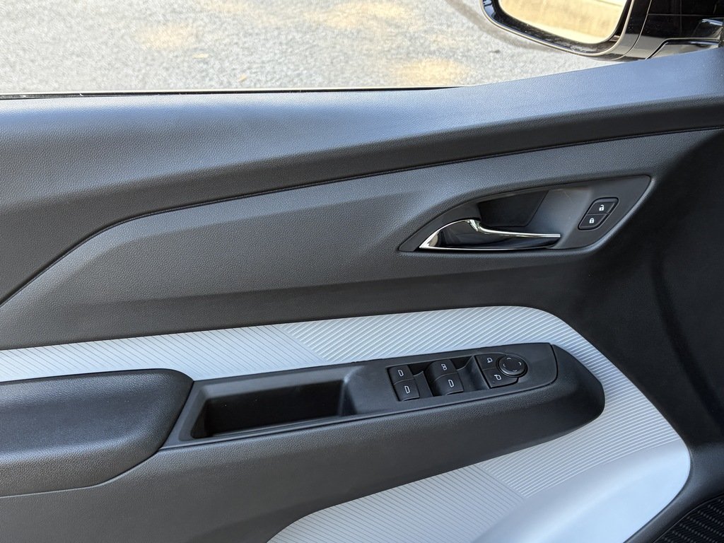 Chevrolet Bolt  2027 à Joliette, Québec - 11 - w1024h768px