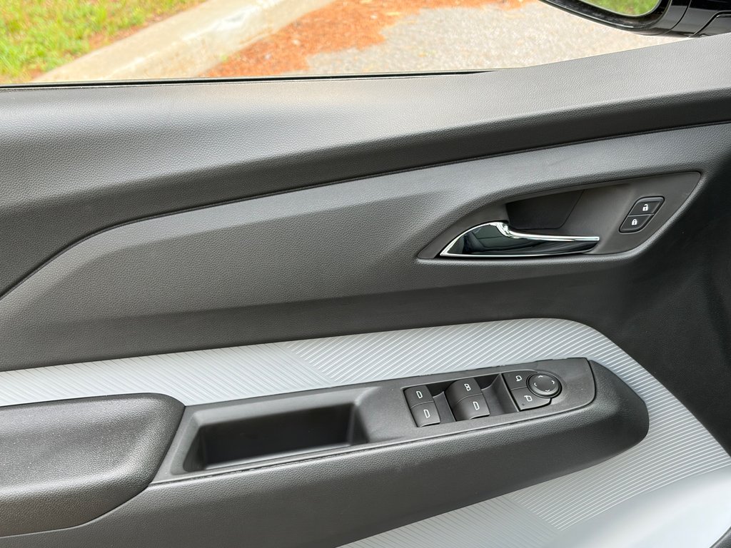 Chevrolet Bolt  2027 à Joliette, Québec - 13 - w1024h768px