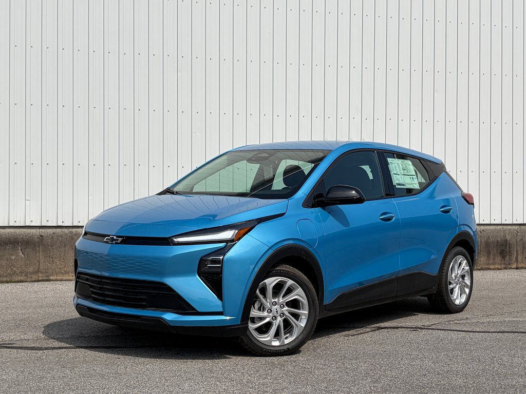 2027 Chevrolet Bolt in Joliette, Quebec - 1 - w1024h768px