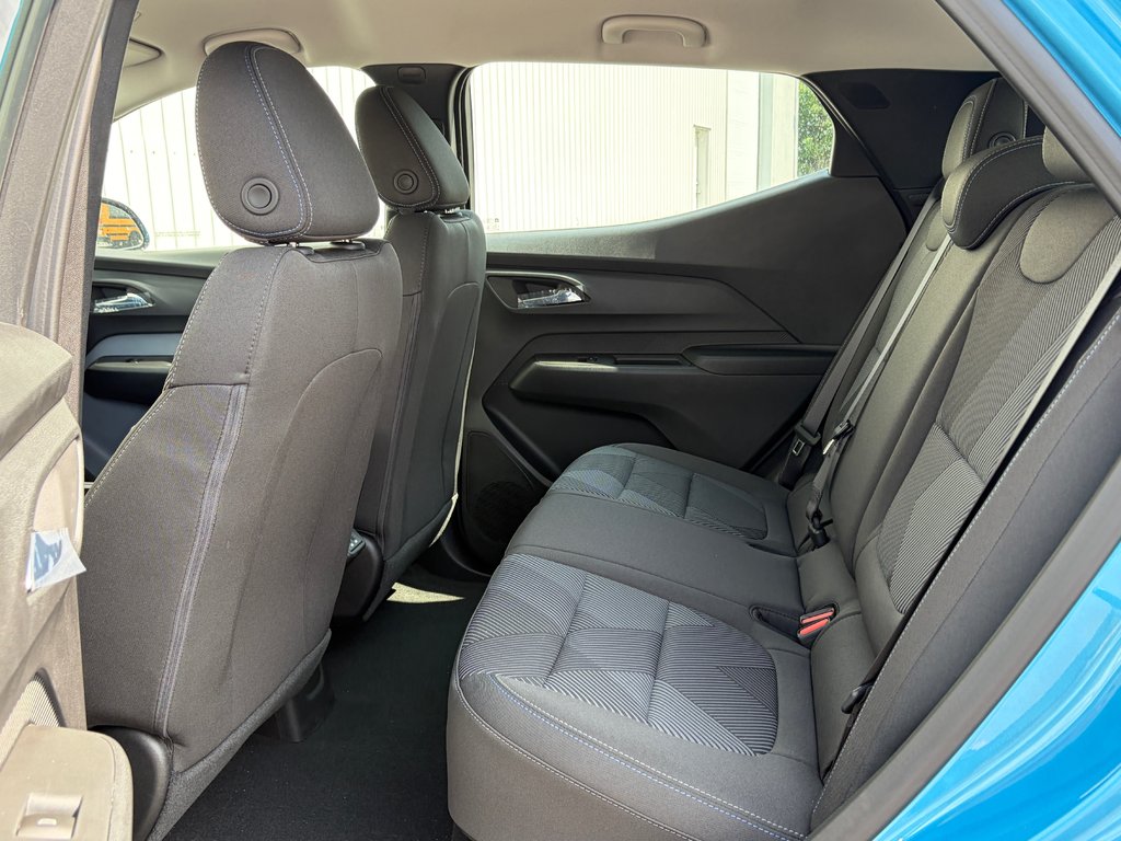 2027 Chevrolet Bolt in Joliette, Quebec - 9 - w1024h768px