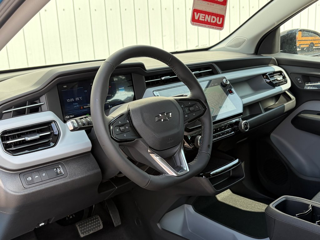 2027 Chevrolet Bolt in Joliette, Quebec - 7 - w1024h768px