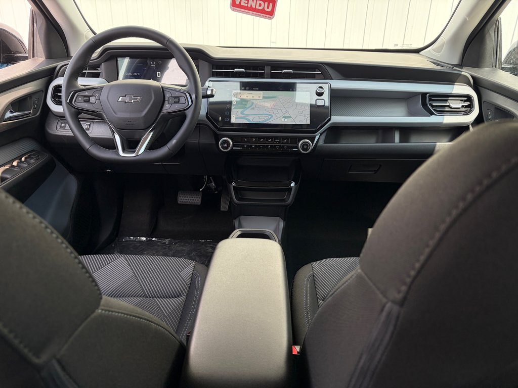 2027 Chevrolet Bolt in Joliette, Quebec - 10 - w1024h768px