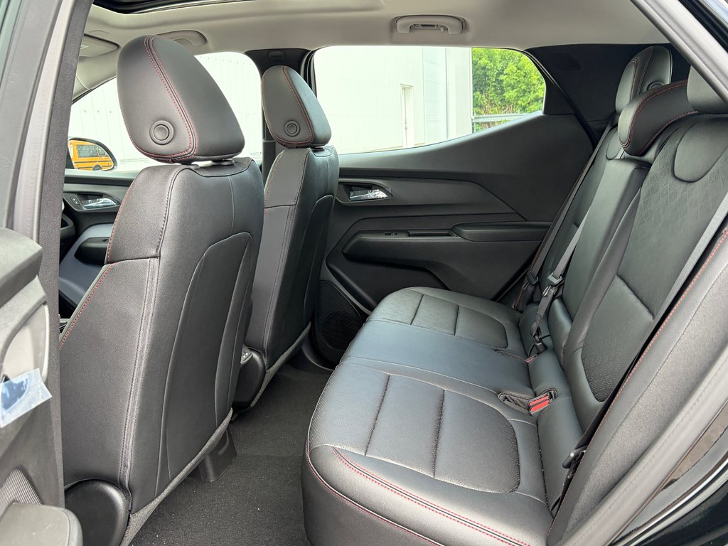 2027 Chevrolet Bolt in Joliette, Quebec - 10 - w1024h768px