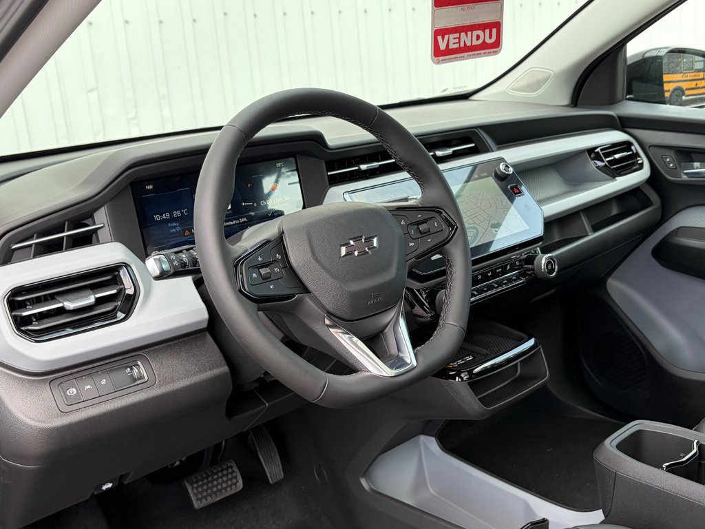 2027 Chevrolet Bolt in Joliette, Quebec - 8 - w1024h768px