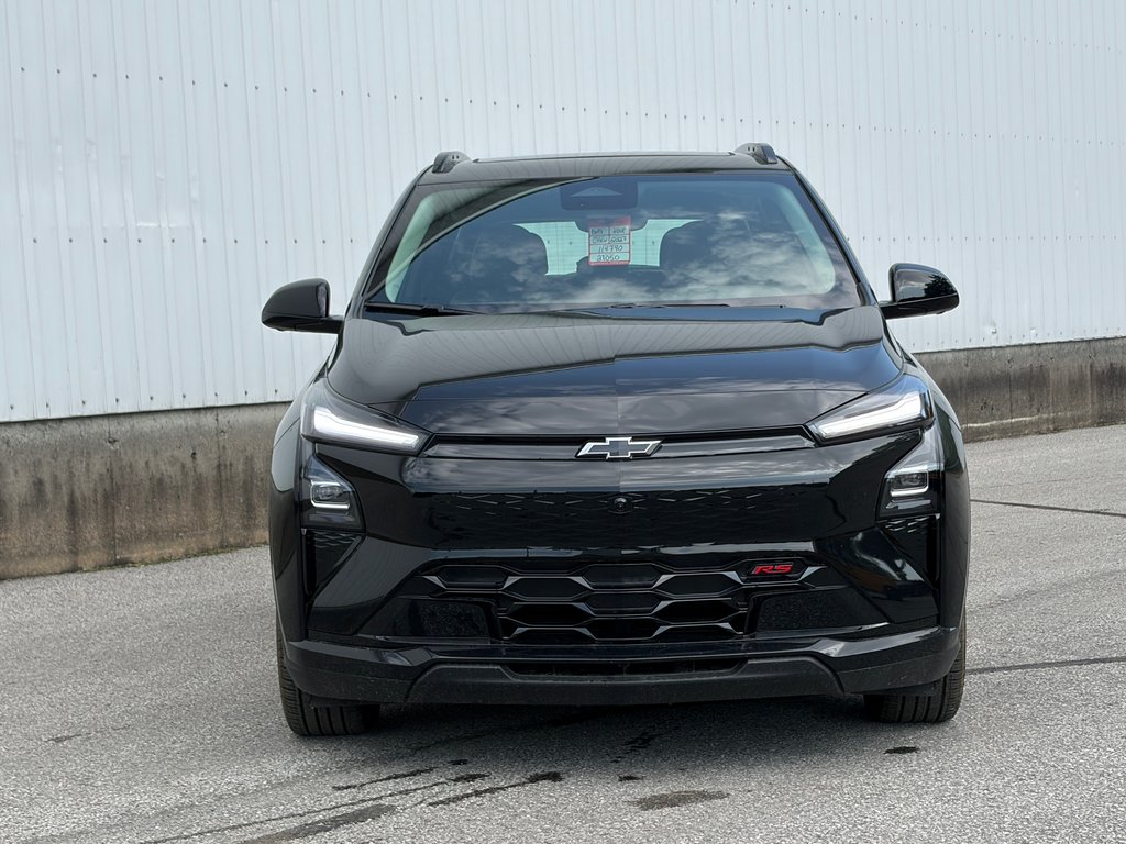 2027 Chevrolet Bolt in Joliette, Quebec - 2 - w1024h768px