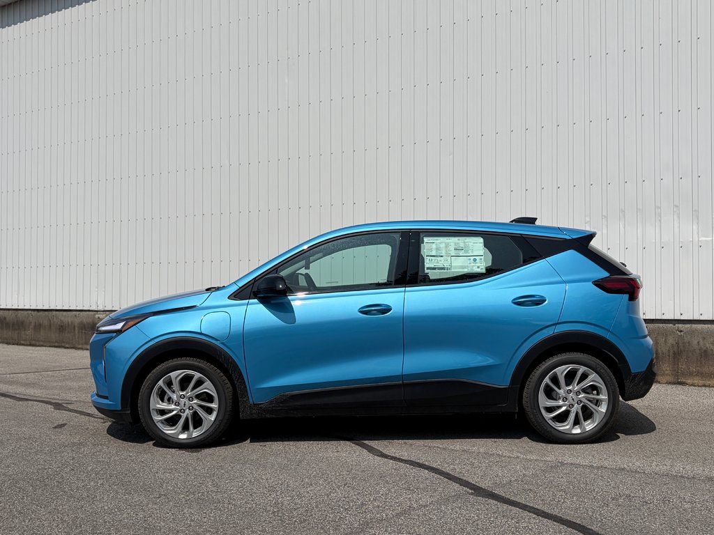 2027 Chevrolet Bolt in Joliette, Quebec - 4 - w1024h768px