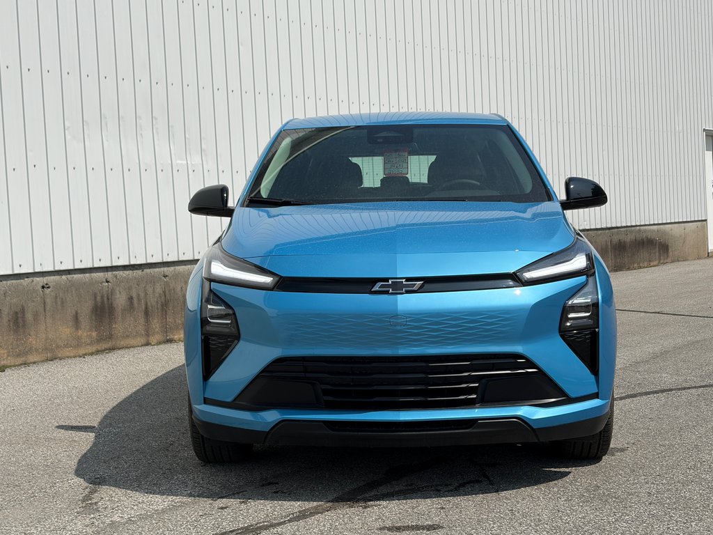 2027 Chevrolet Bolt in Joliette, Quebec - 2 - w1024h768px