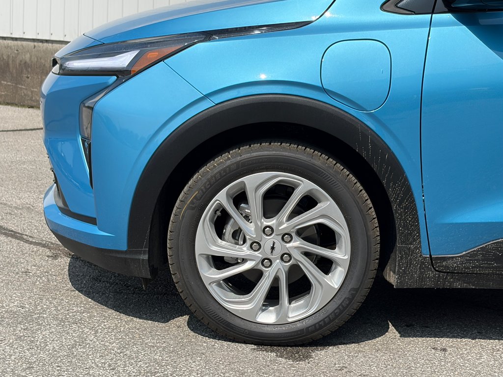 2027 Chevrolet Bolt in Joliette, Quebec - 6 - w1024h768px