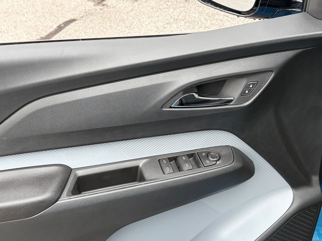 Chevrolet Bolt  2027 à Joliette, Québec - 12 - w1024h768px