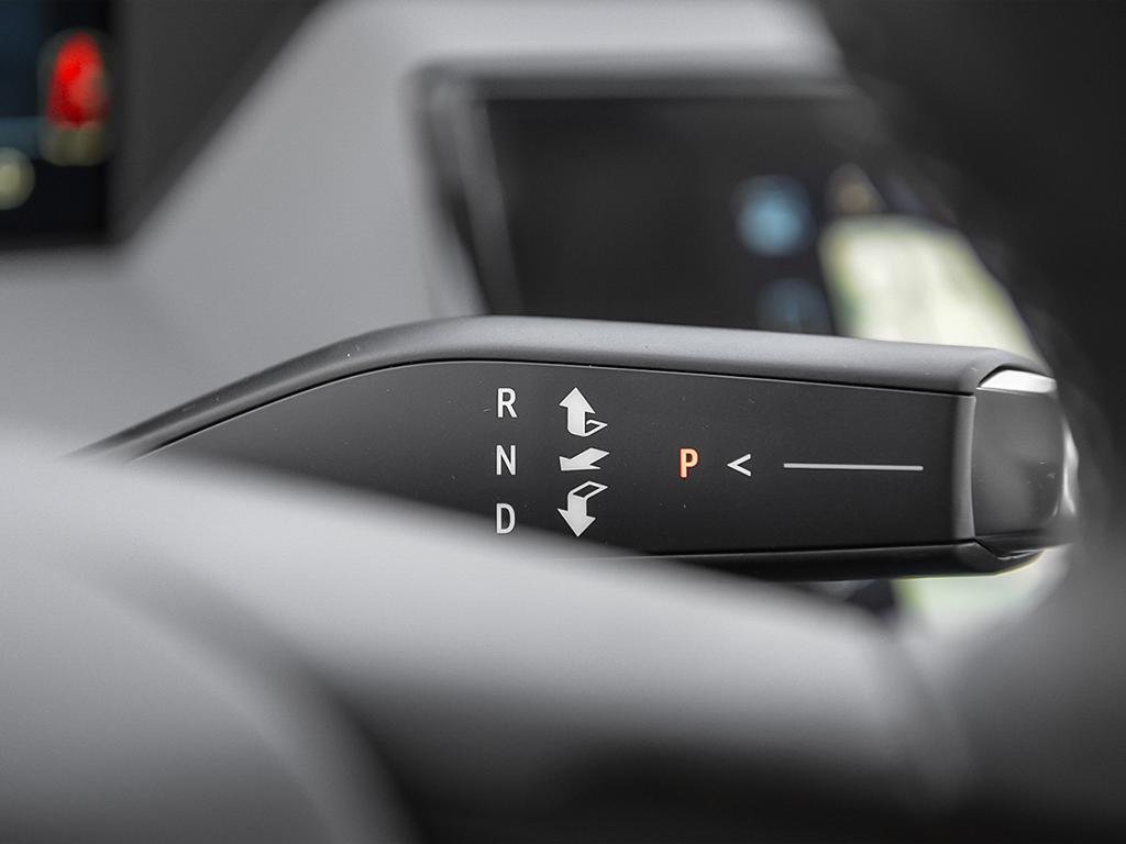 2027 Chevrolet Bolt in Joliette, Quebec - 16 - w1024h768px