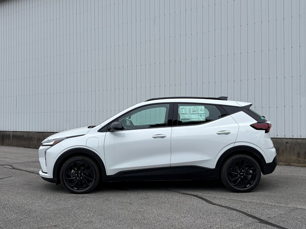 2027 Chevrolet Bolt in Joliette, Quebec - 3 - w1024h768px