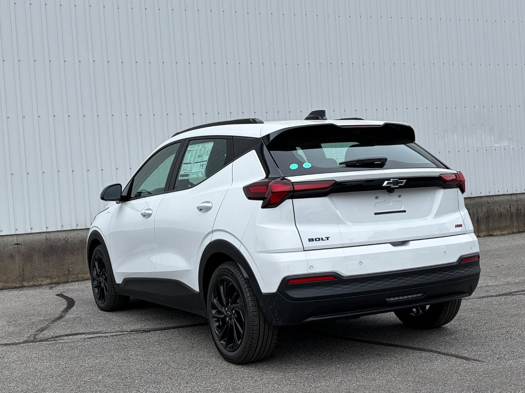 2027 Chevrolet Bolt in Joliette, Quebec - 4 - w1024h768px
