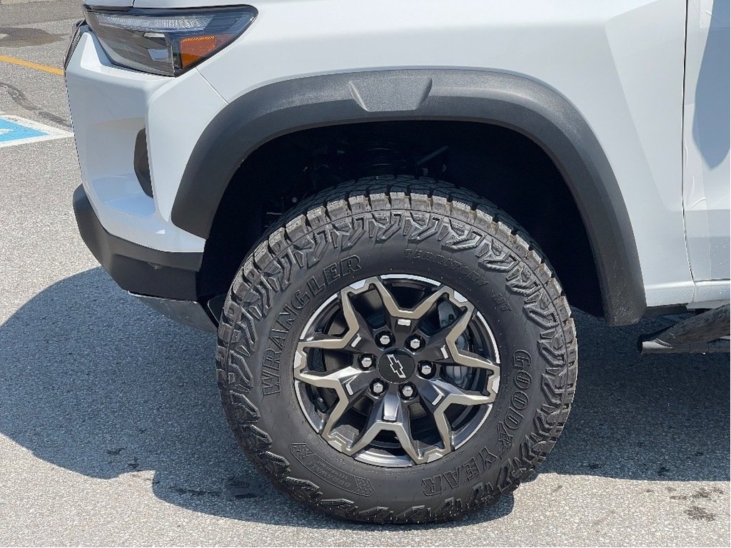 Chevrolet Colorado  2025 à Joliette, Québec - 7 - w1024h768px