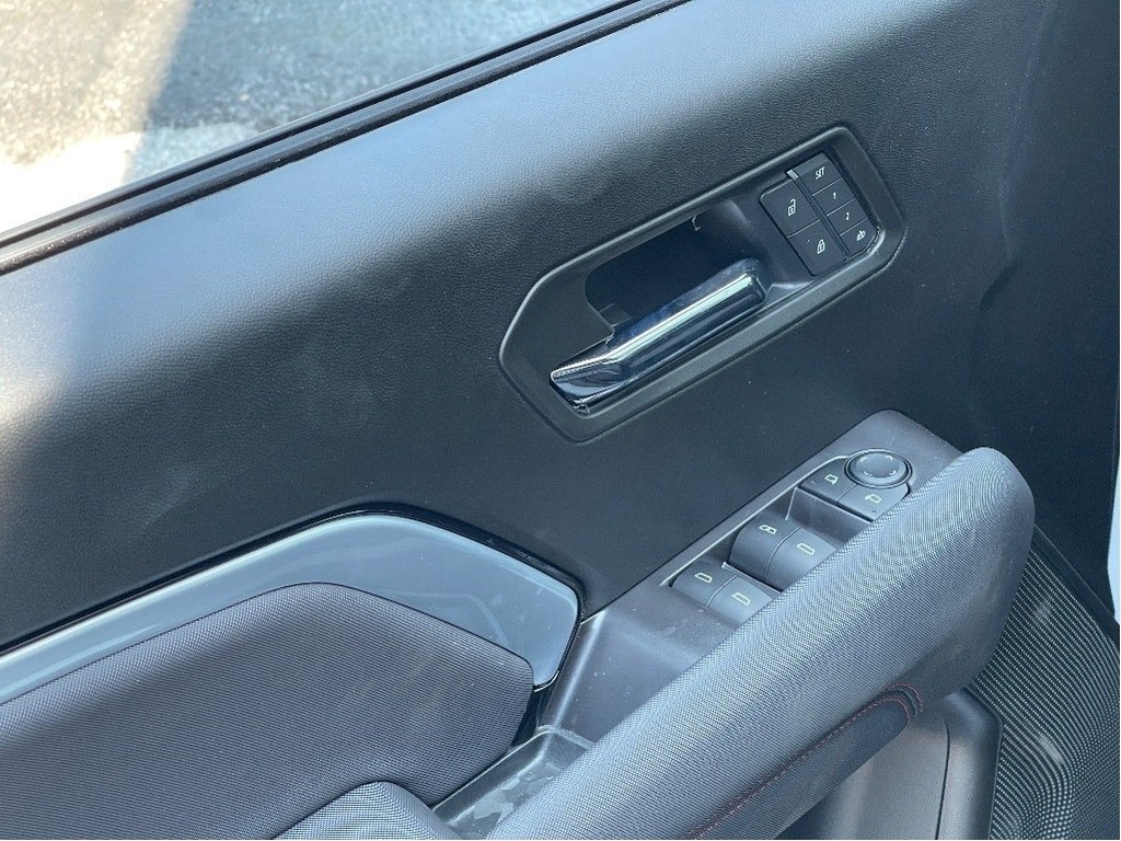 2025 Chevrolet Colorado in Joliette, Quebec - 13 - w1024h768px