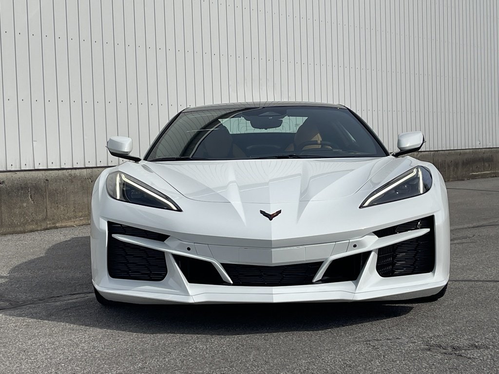 Chevrolet Corvette E-Ray  2026 à Joliette, Québec - 2 - w1024h768px