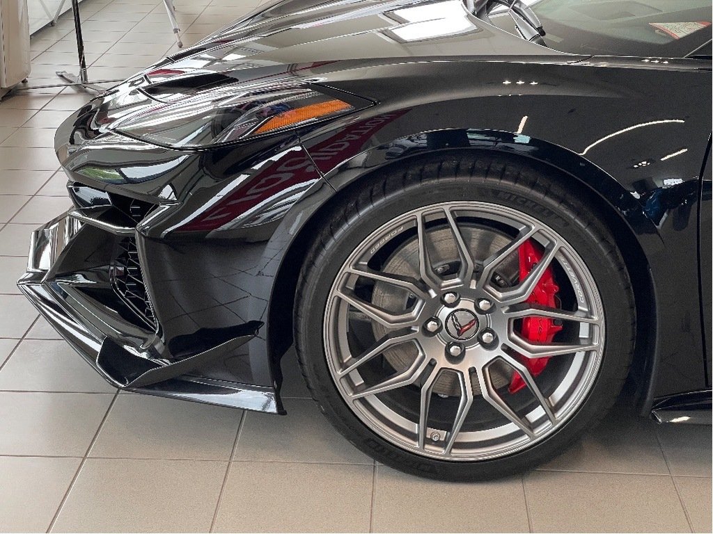 2025 Chevrolet Corvette Z06 in Joliette, Quebec - 6 - w1024h768px