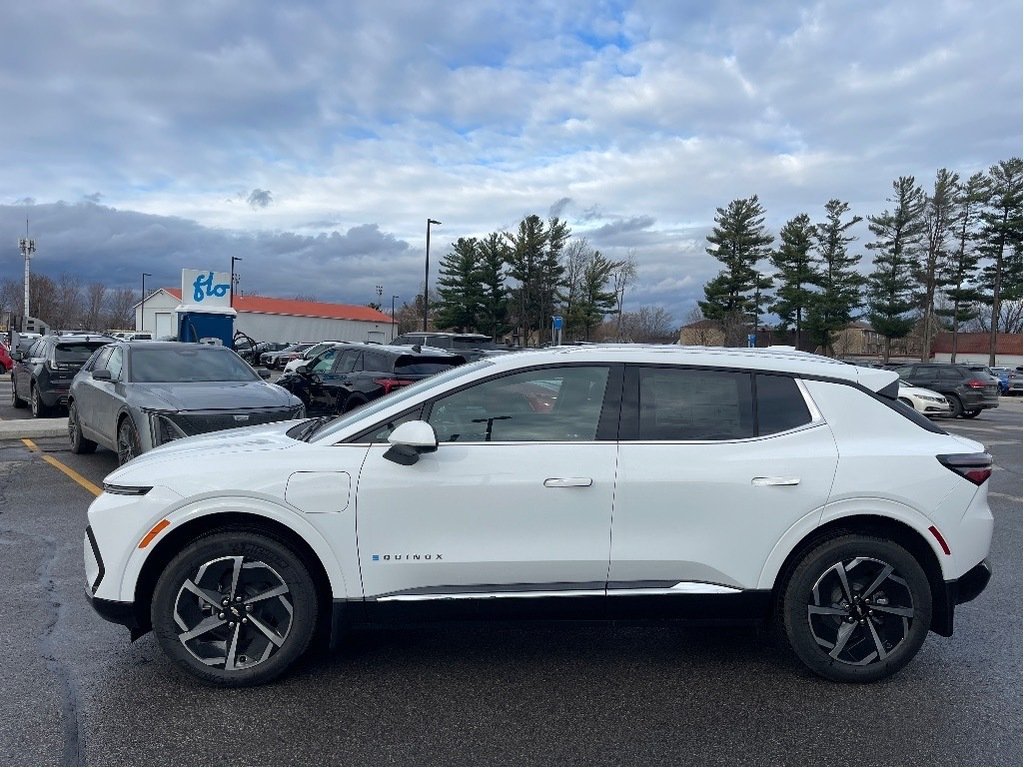 2025 Chevrolet Equinox EV in Joliette, Quebec - 3 - w1024h768px