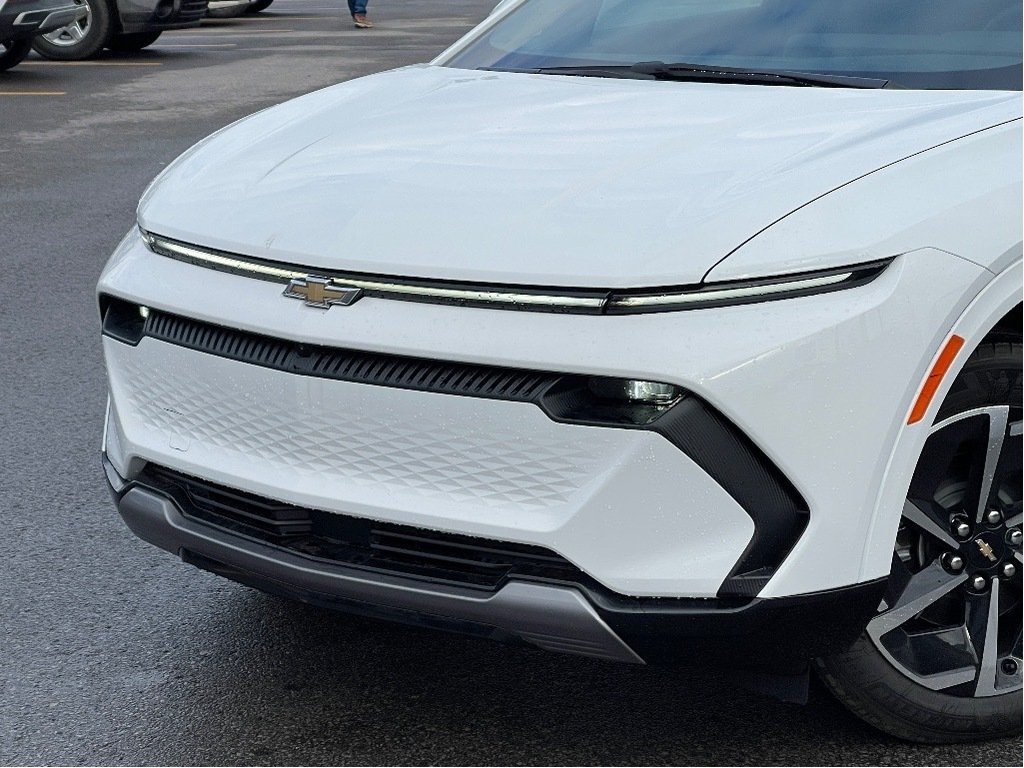 2025 Chevrolet Equinox EV in Joliette, Quebec - 6 - w1024h768px