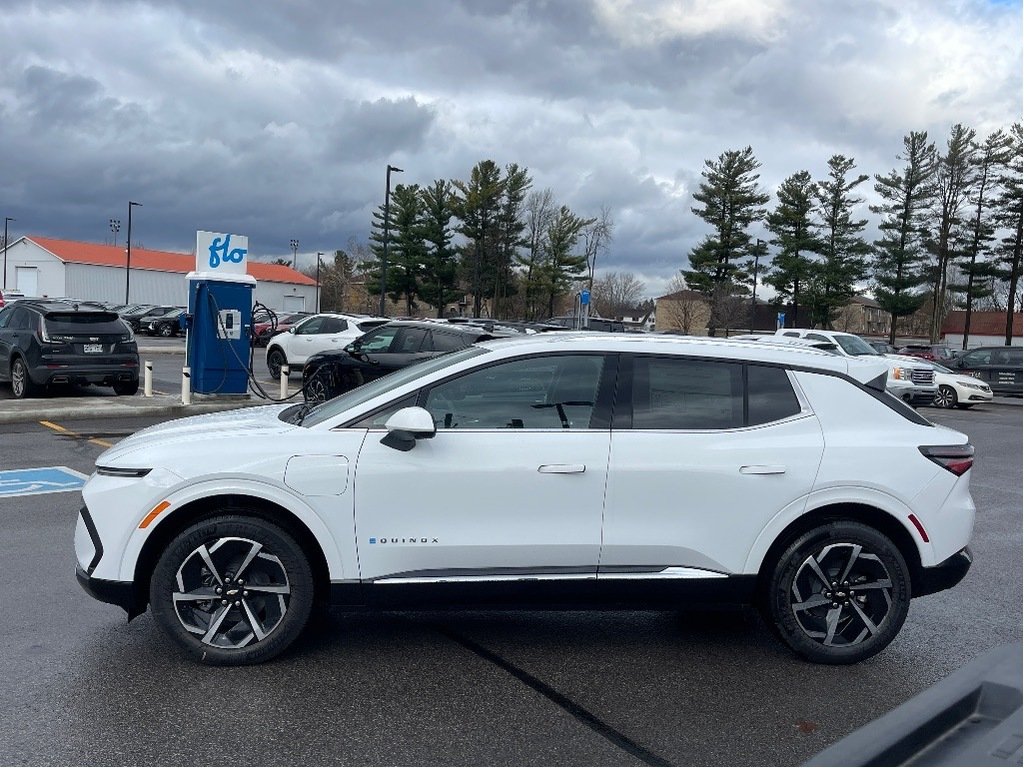 Chevrolet Equinox EV  2025 à Joliette, Québec - 3 - w1024h768px