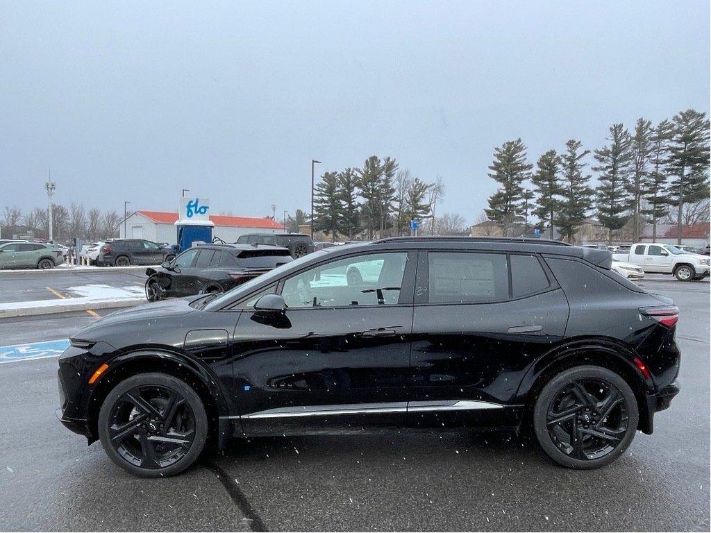 Chevrolet Equinox EV  2025 à Joliette, Québec - 3 - w1024h768px